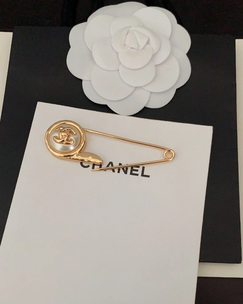 Casual Chanel Brooches 230288