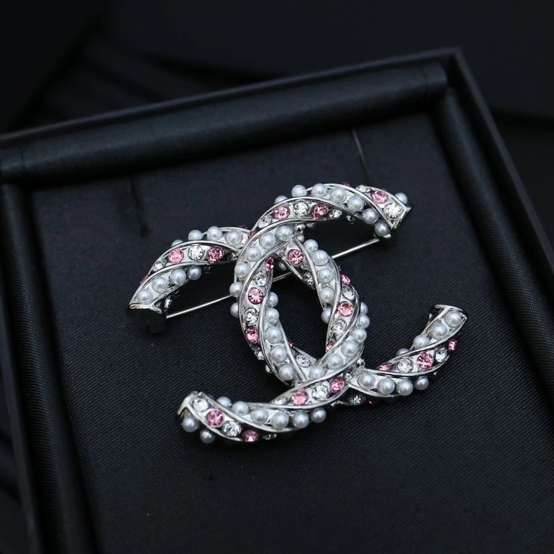 Durable Chanel Brooches 230237