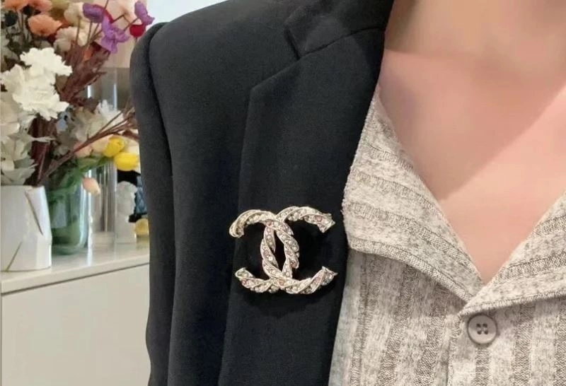 Durable Chanel Brooches 230237