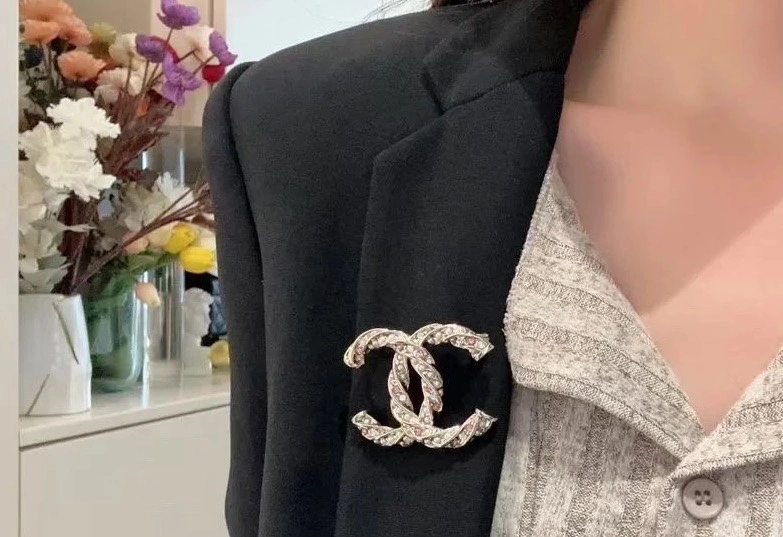 Durable Chanel Brooches 230237