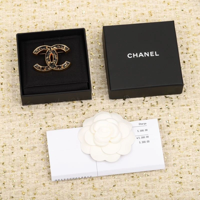 TechFriendly Chanel Brooches 230241