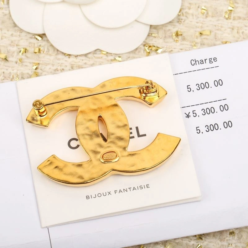 TechFriendly Chanel Brooches 230241