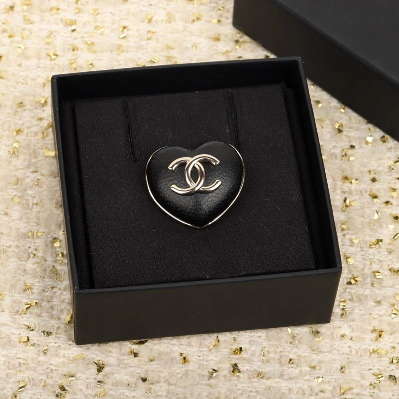 AllSeason Chanel Brooches 230247