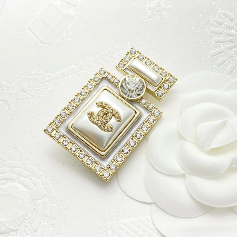 Chanel Brooches Casual 230251