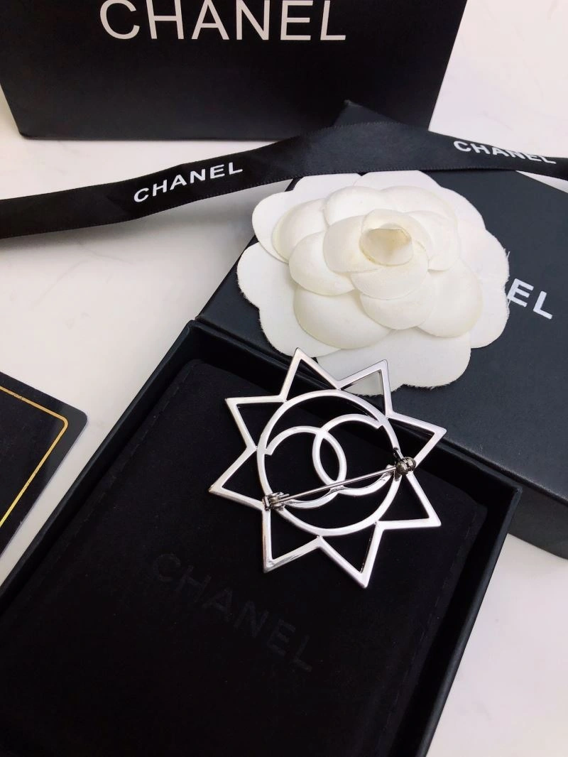 Chanel Brooches Chic 230260