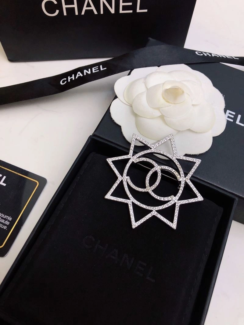 Chanel Brooches Chic 230260