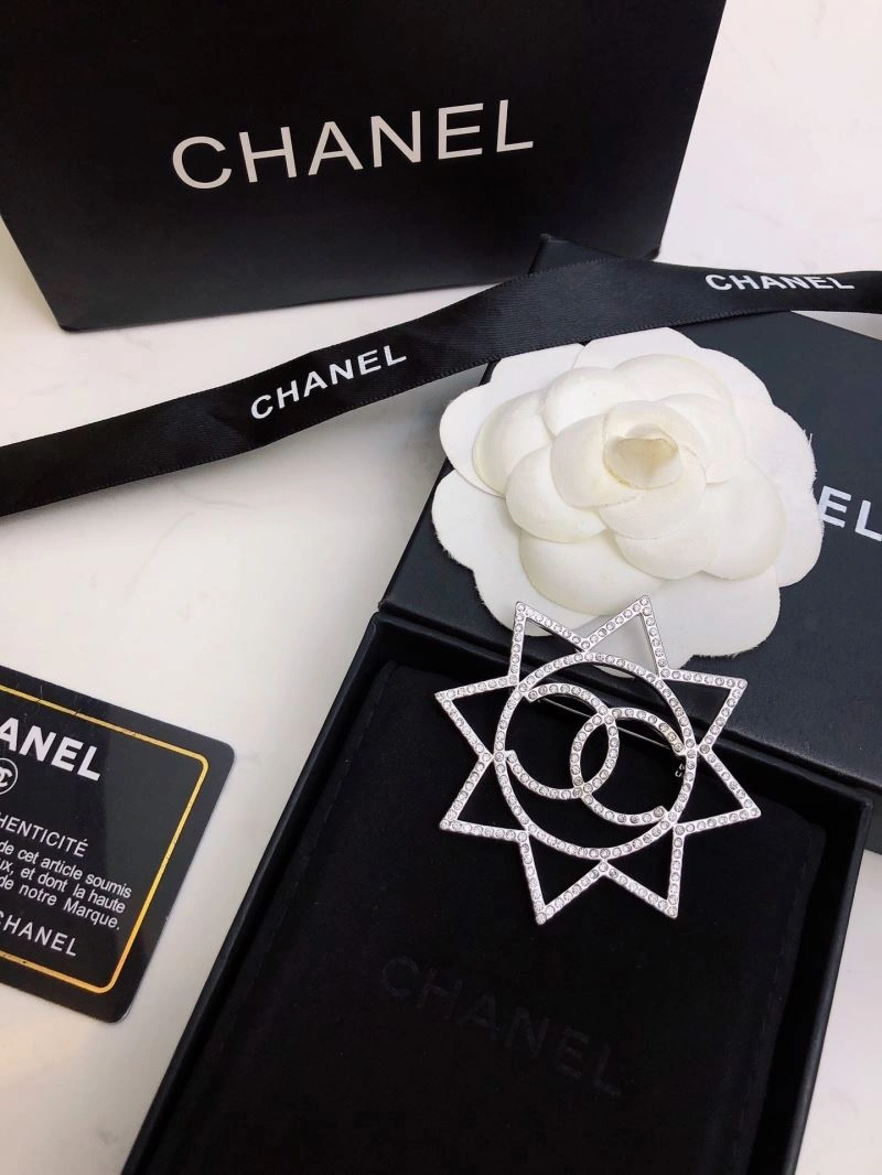 Chanel Brooches Chic 230260