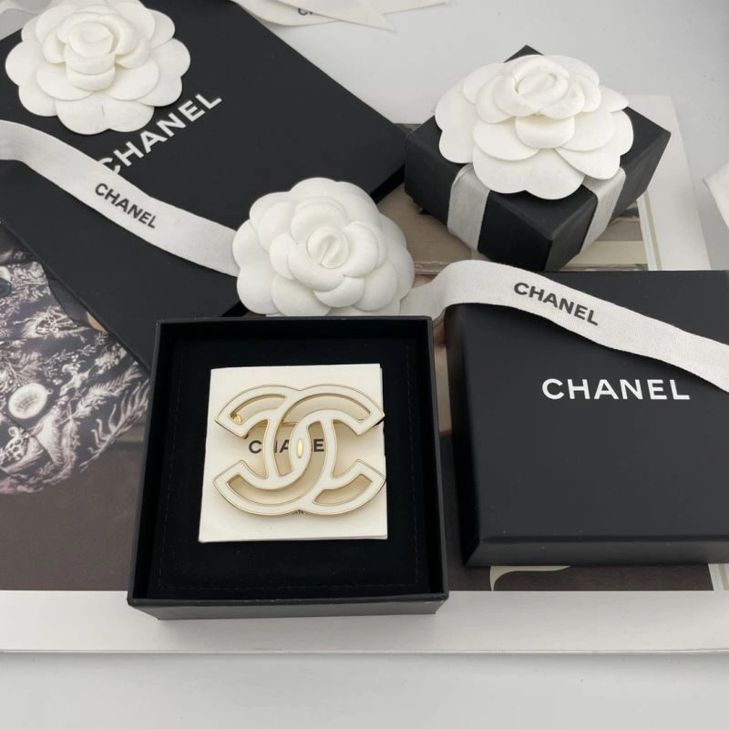 Chanel Brooches FreshLook 230229