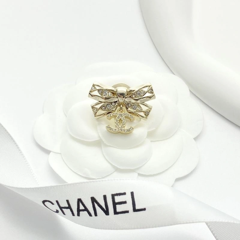 Stretchable Chanel Brooches 230231