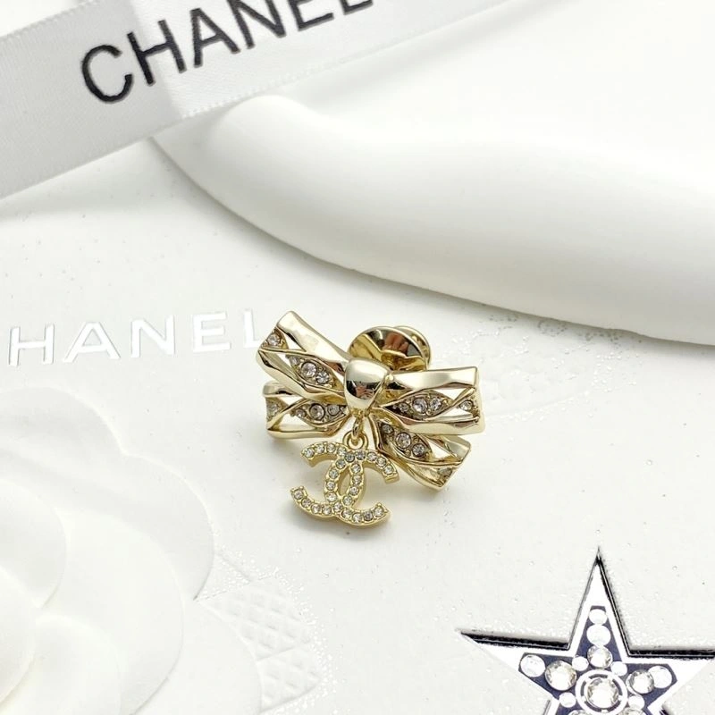 Stretchable Chanel Brooches 230231