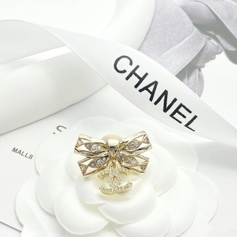Stretchable Chanel Brooches 230231