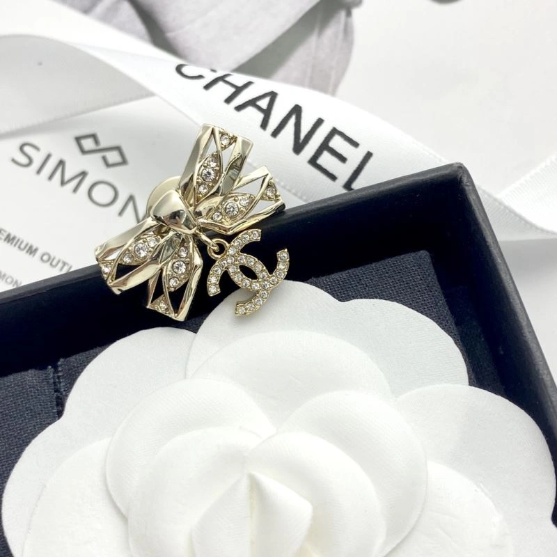 Stretchable Chanel Brooches 230231