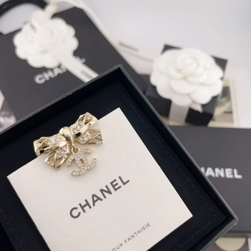 Chanel Brooches Casual 230244