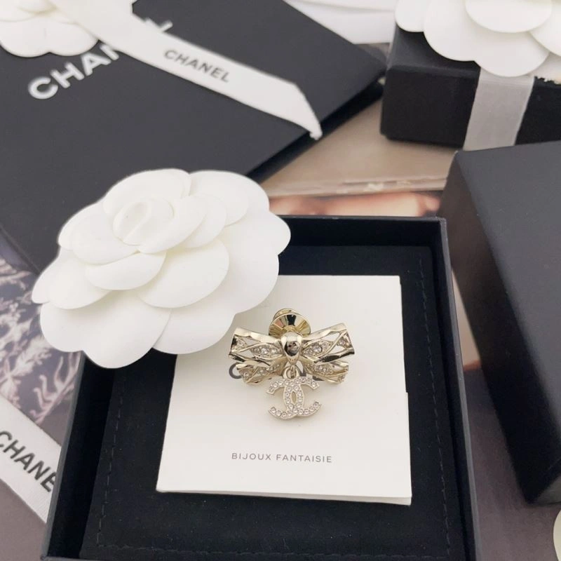 Chanel Brooches Casual 230244