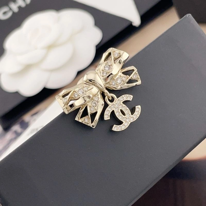 Chanel Brooches Casual 230244
