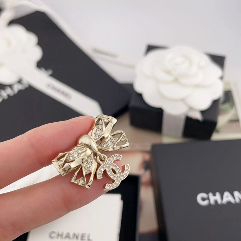 Chanel Brooches Casual 230244