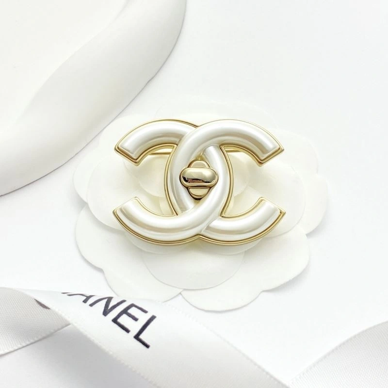 Breathable Chanel Brooches 230291