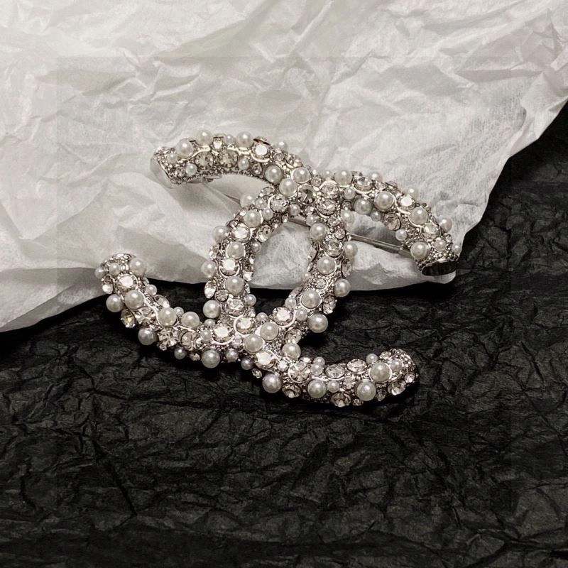Chanel Brooches Vibrant 230219