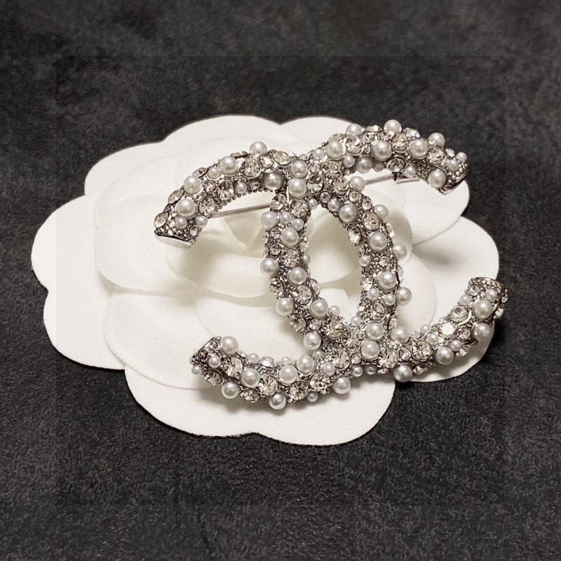 Chanel Brooches Vibrant 230219
