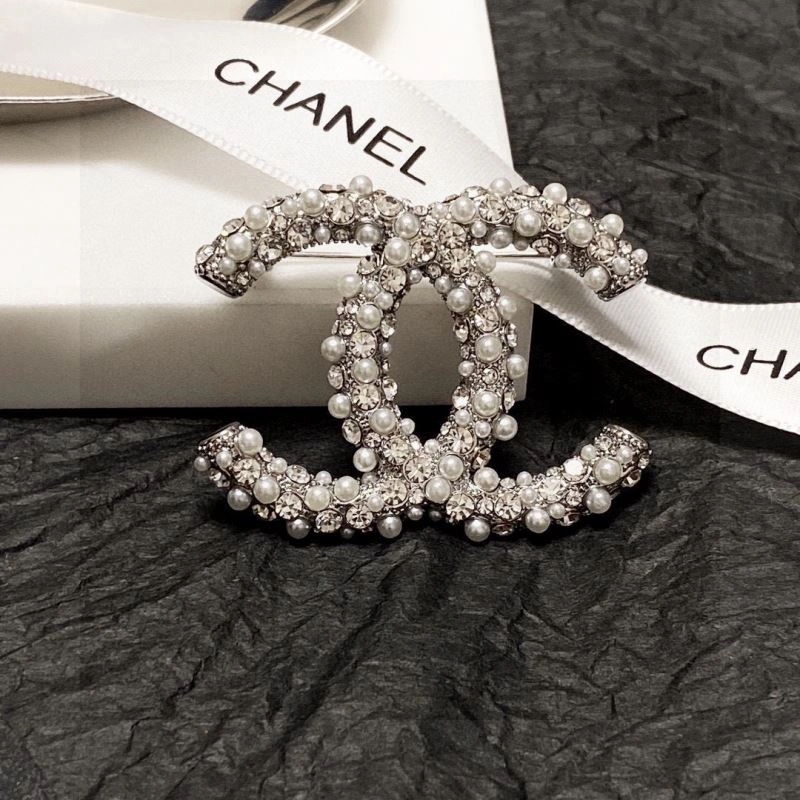 Chanel Brooches Vibrant 230219