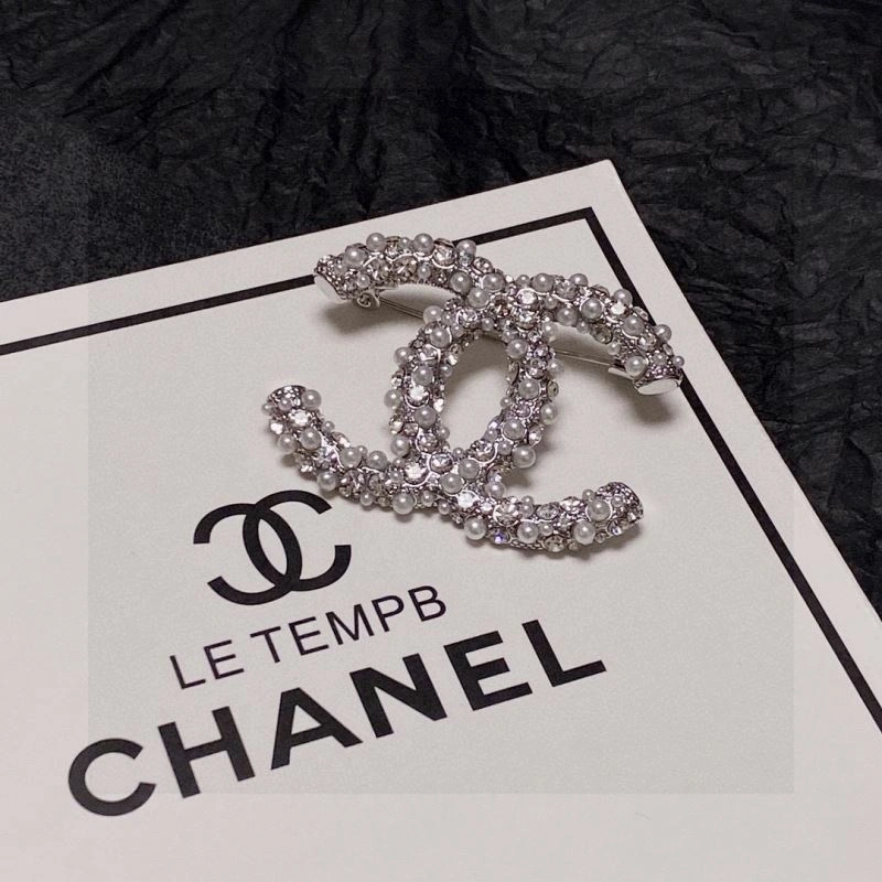 Chanel Brooches Vibrant 230219
