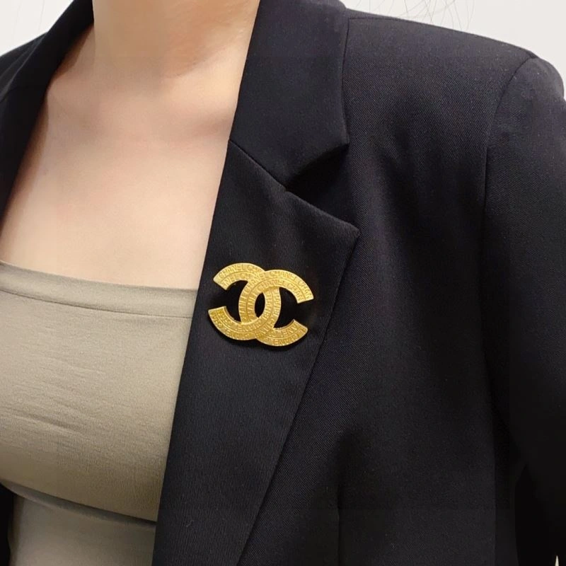 Durable Chanel Brooches 230221
