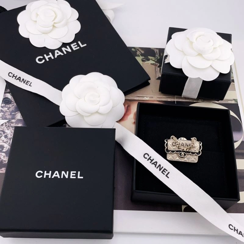 Chanel Brooches SportInspired 230226