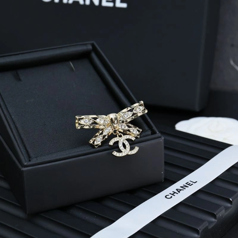 SunProtective Chanel Brooches 230240