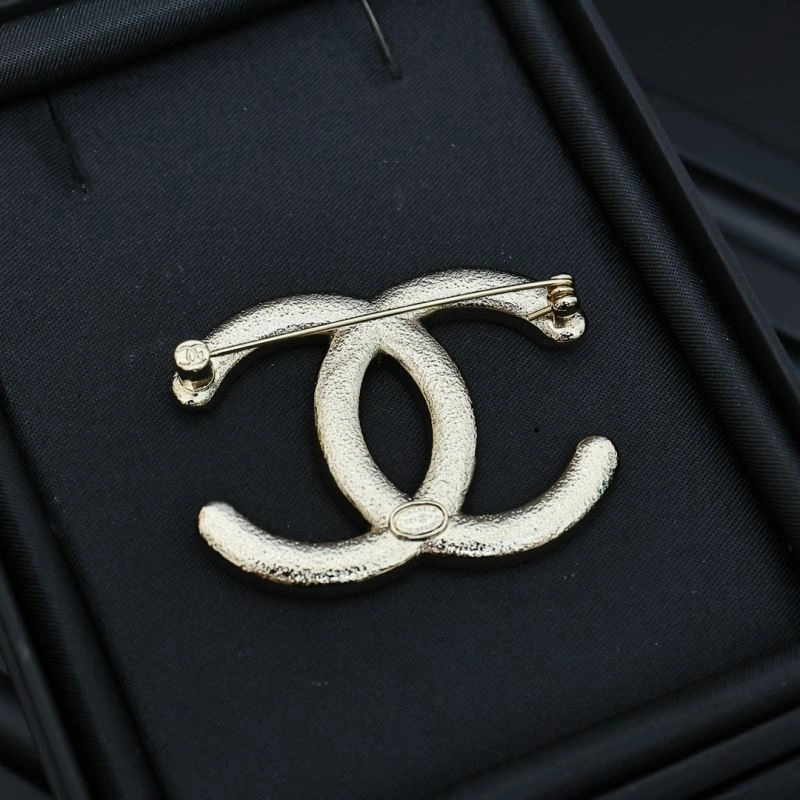 SportInspired Chanel Brooches 230235
