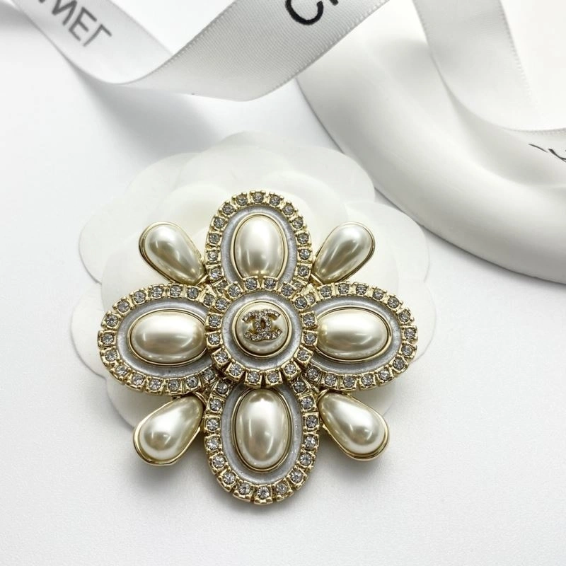 Chanel Brooches ZipUp 230351