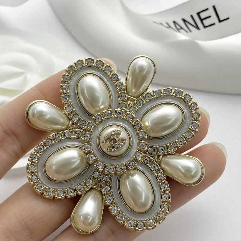 Chanel Brooches ZipUp 230351