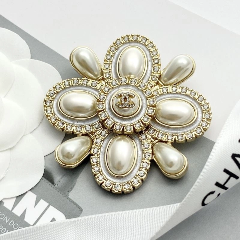 Chanel Brooches ZipUp 230351