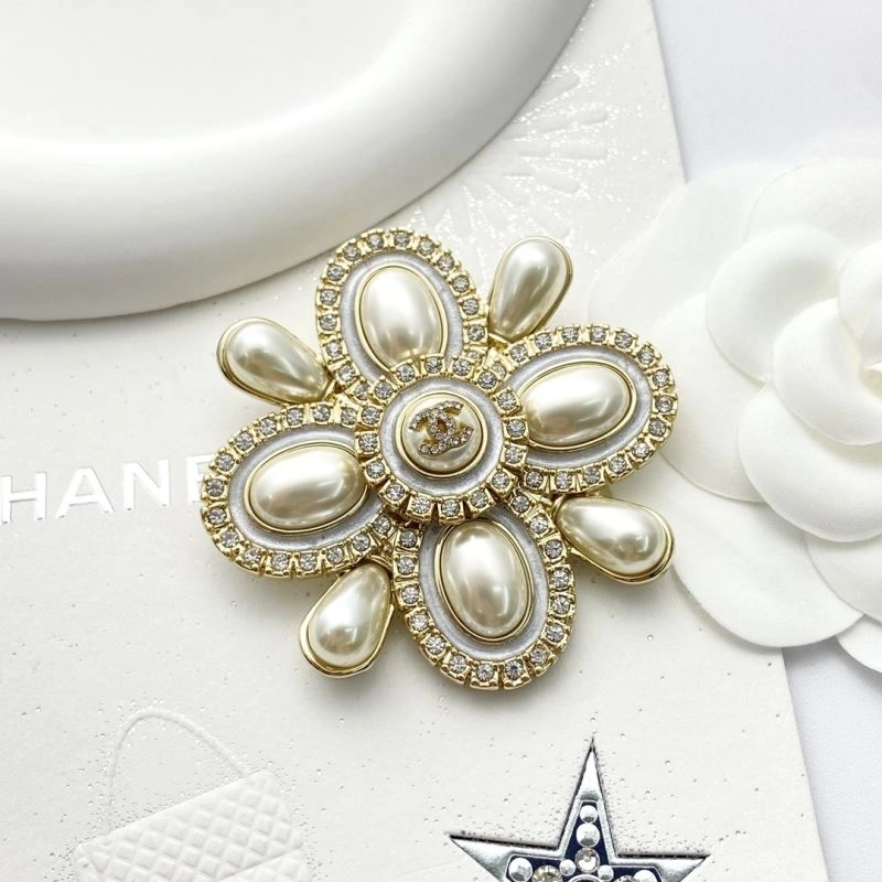 Chanel Brooches ZipUp 230351