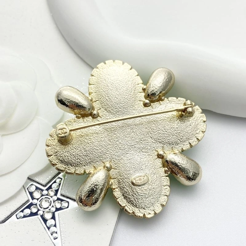 Chanel Brooches Sophisticated 230341