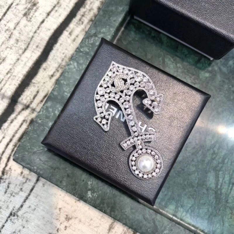 Flexible Chanel Brooches 230212