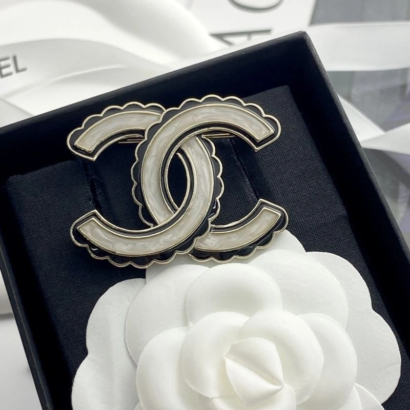 Chanel Brooches Premium 230220