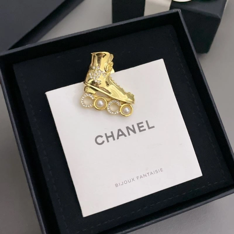 Youthful Chanel Brooches 229283