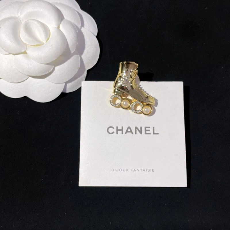 Youthful Chanel Brooches 229283