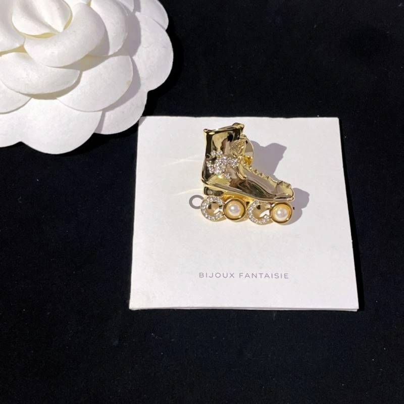Youthful Chanel Brooches 229283