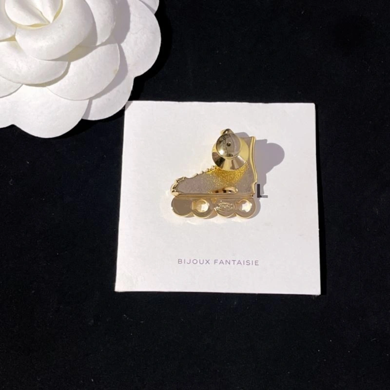 Youthful Chanel Brooches 229283