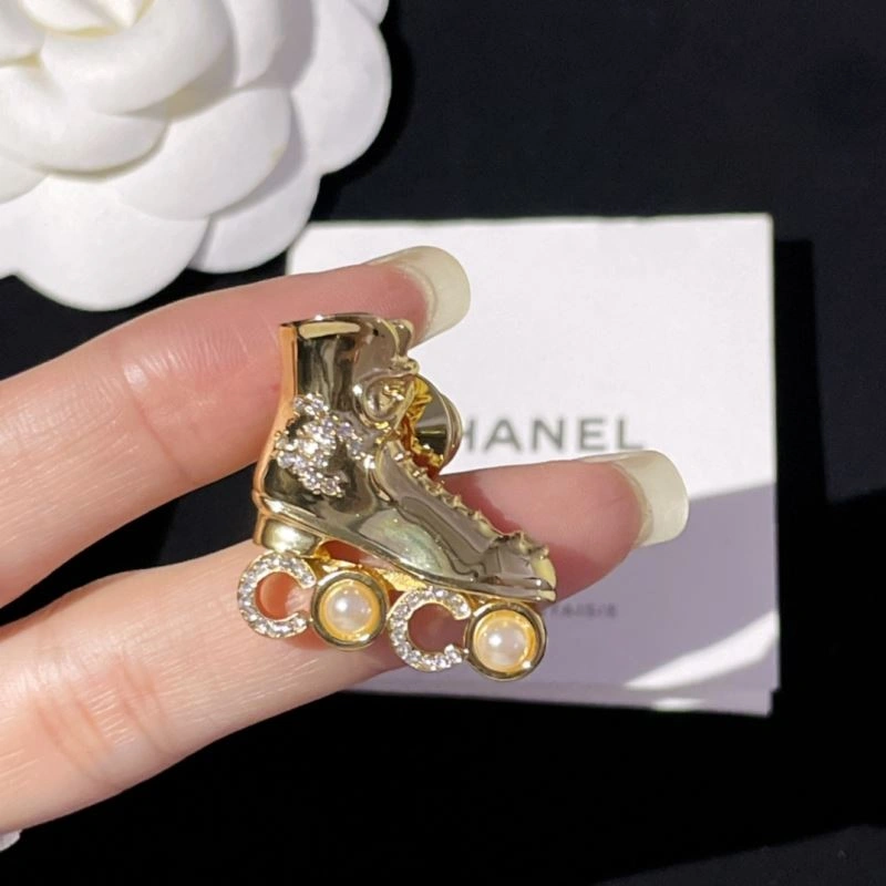 Youthful Chanel Brooches 229283