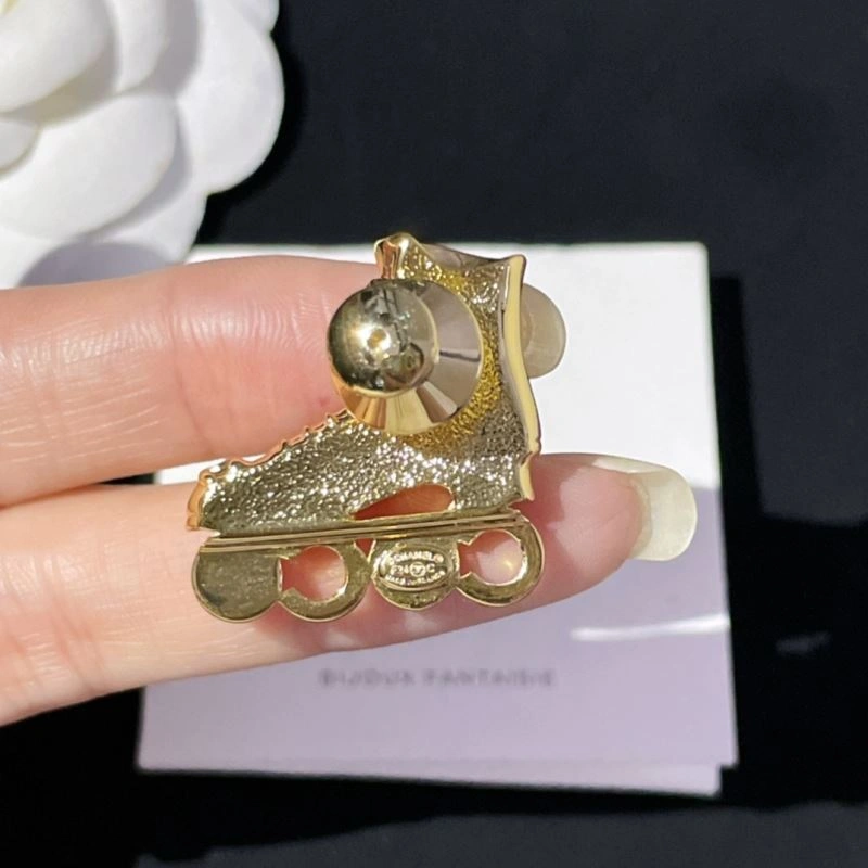 Youthful Chanel Brooches 229283