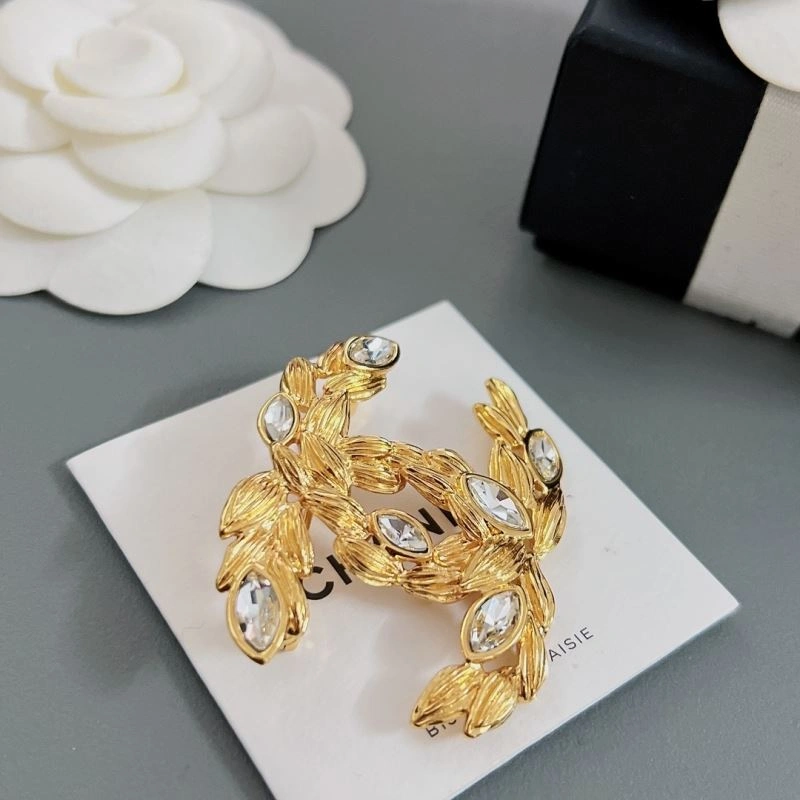 OnTrend Chanel Brooches 229307