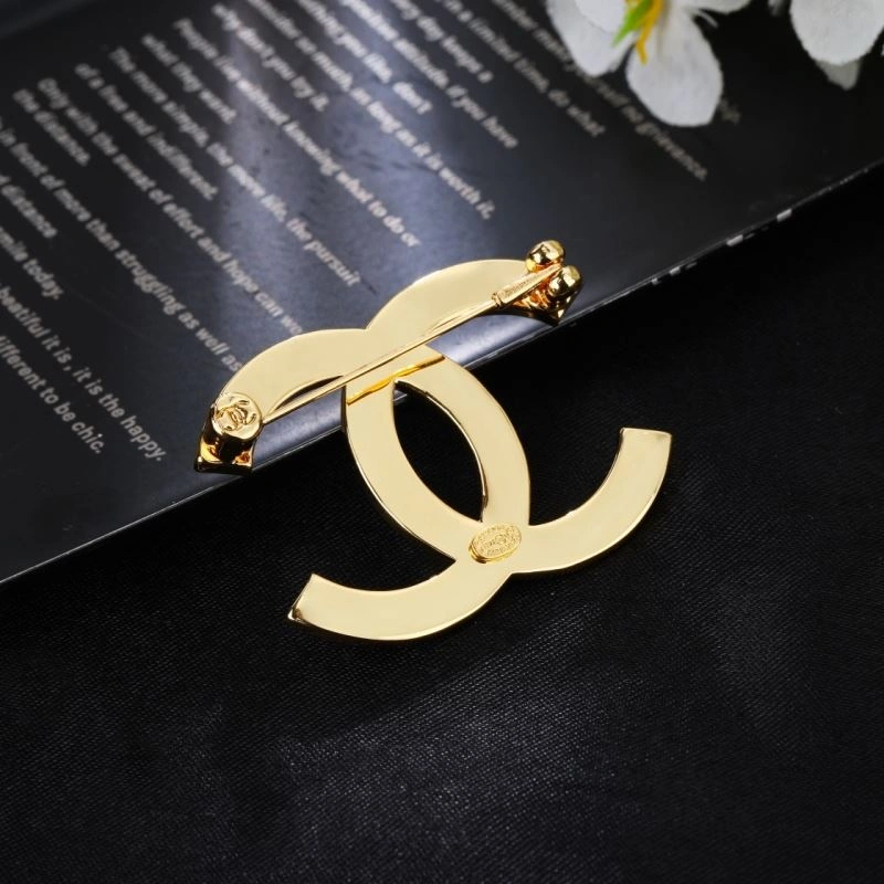 SoftTouch Chanel Brooches 229295