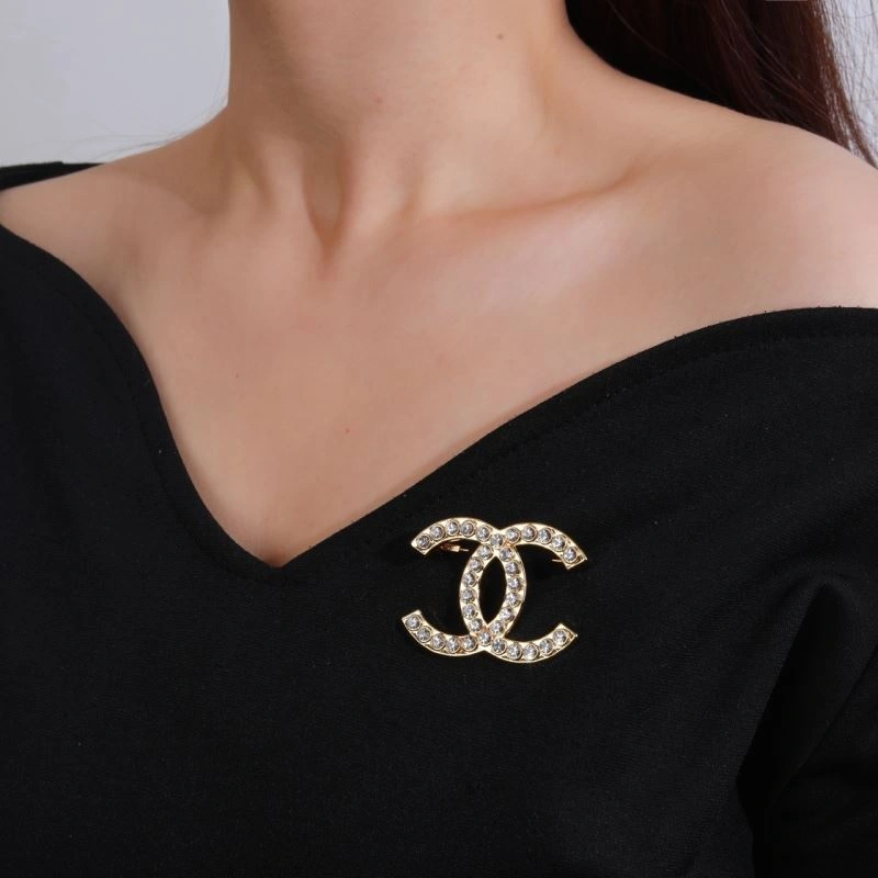 SoftTouch Chanel Brooches 229295