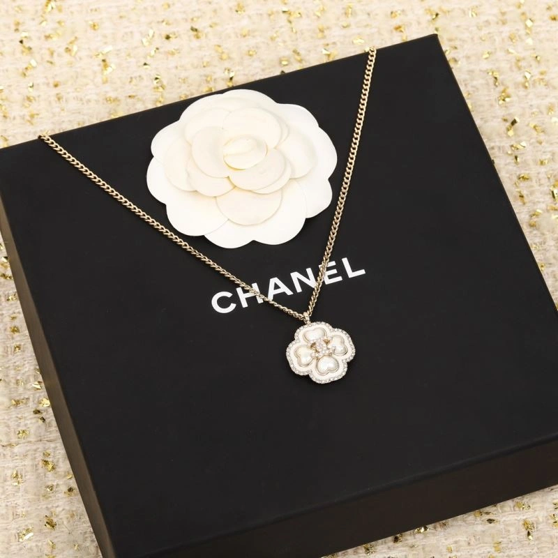 Flexible Chanel Brooches 229290