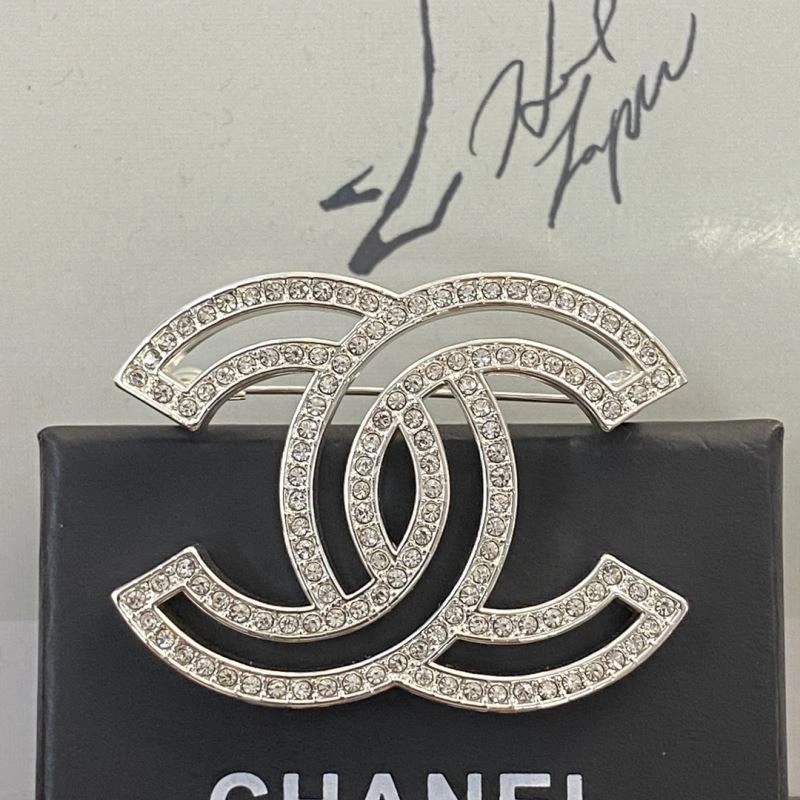 Chanel Brooches UrbanChic 229258