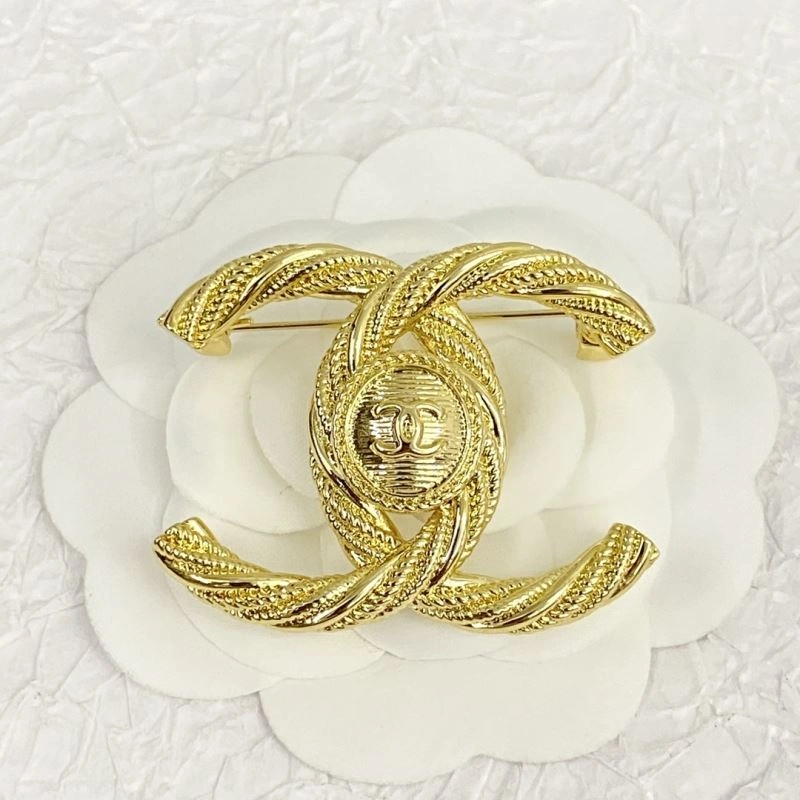 Bright Chanel Brooches 229276