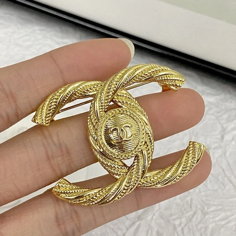 Bright Chanel Brooches 229276