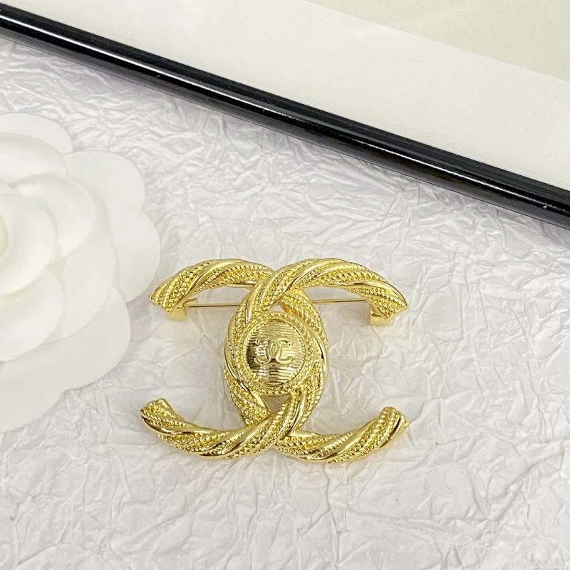 Bright Chanel Brooches 229276